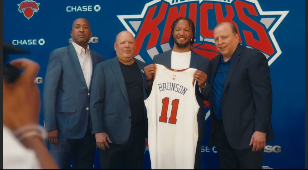 父亲打9年NBA，没有保障！儿子8年狂揽2亿美金，还成为了纽约之王